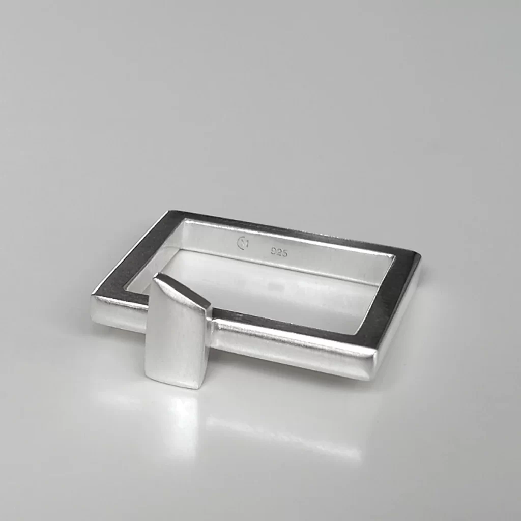 square wear 4 ring
