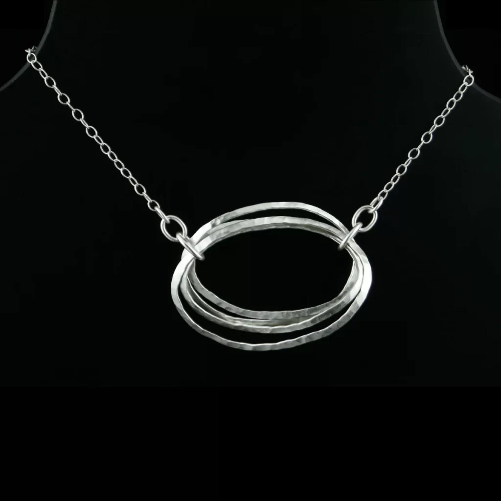 very oval pendant -3