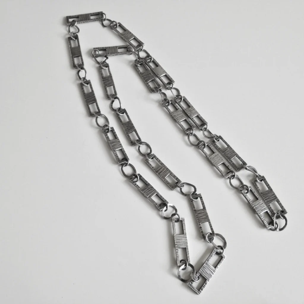 rectangles and oval chain folded and closer