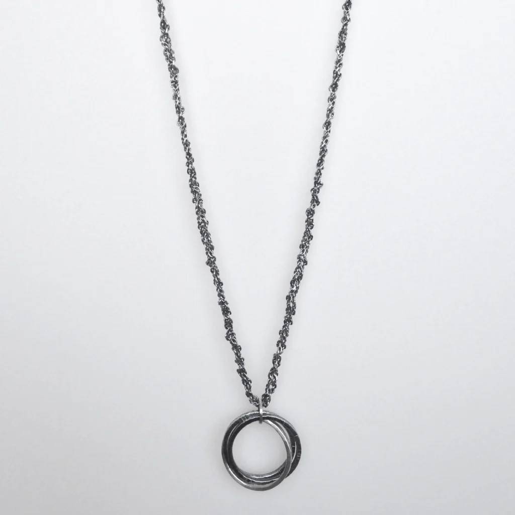 three rings pendant necklace