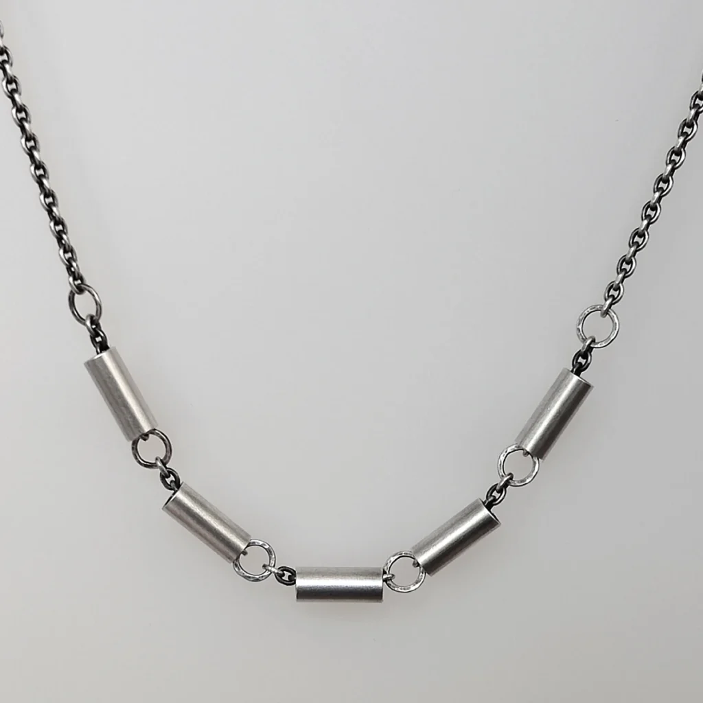 tubelets short necklace