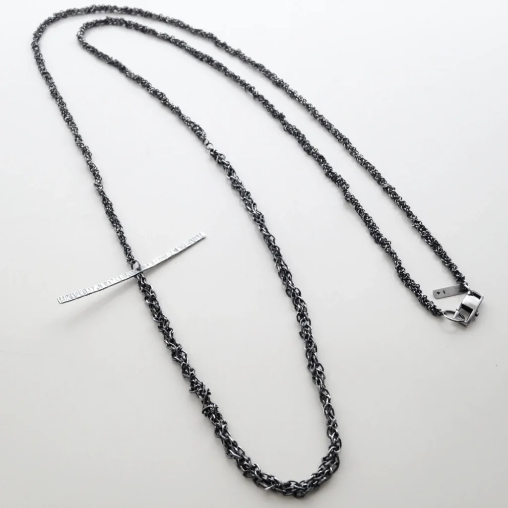 two chains with thin bar