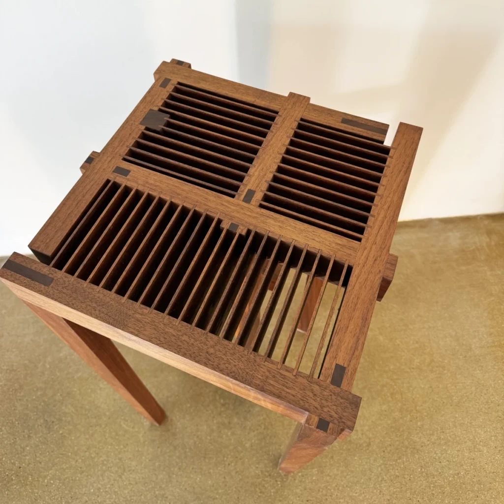 walnut side table closup1