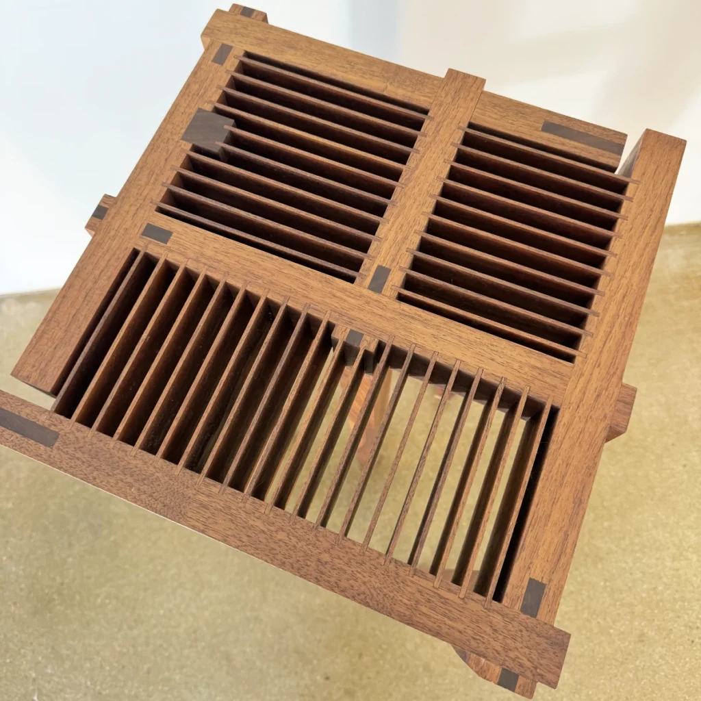 walnut side table closup2